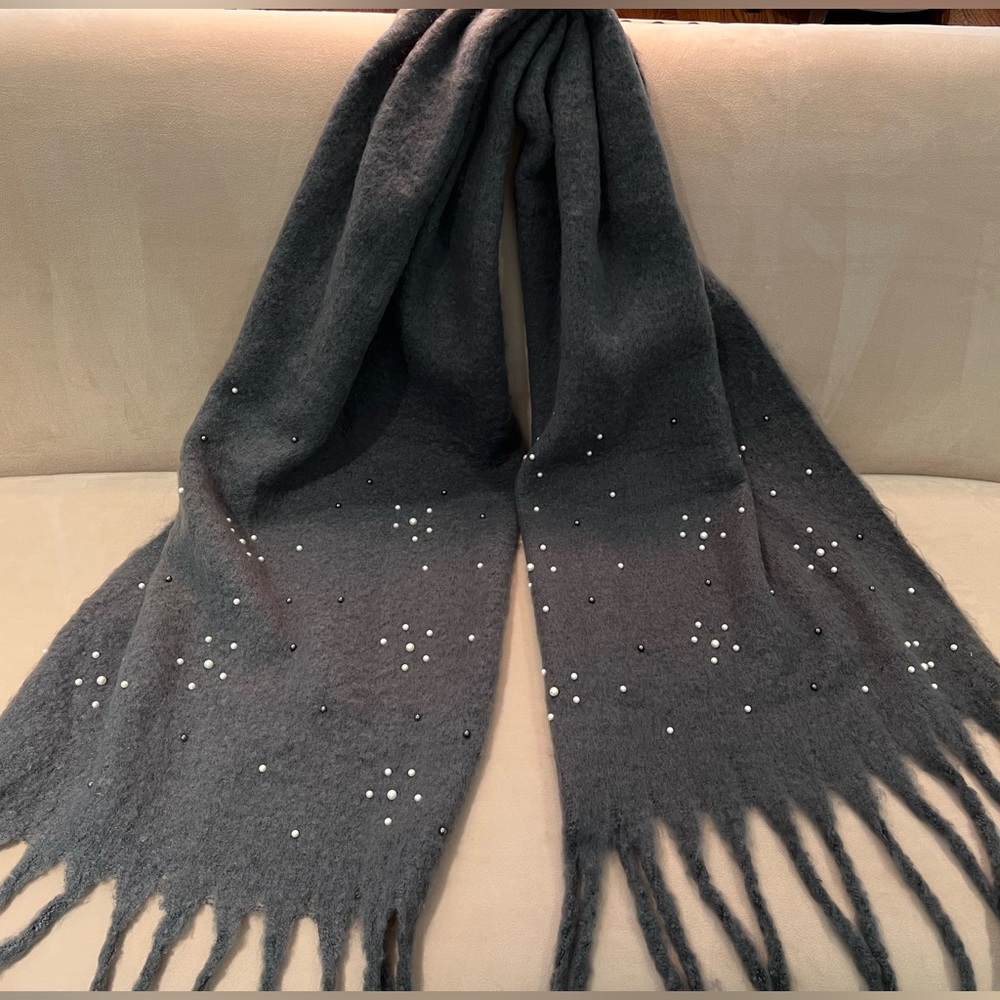 Beautifully soft and cozy scarf - Gray with hand sewn pearls